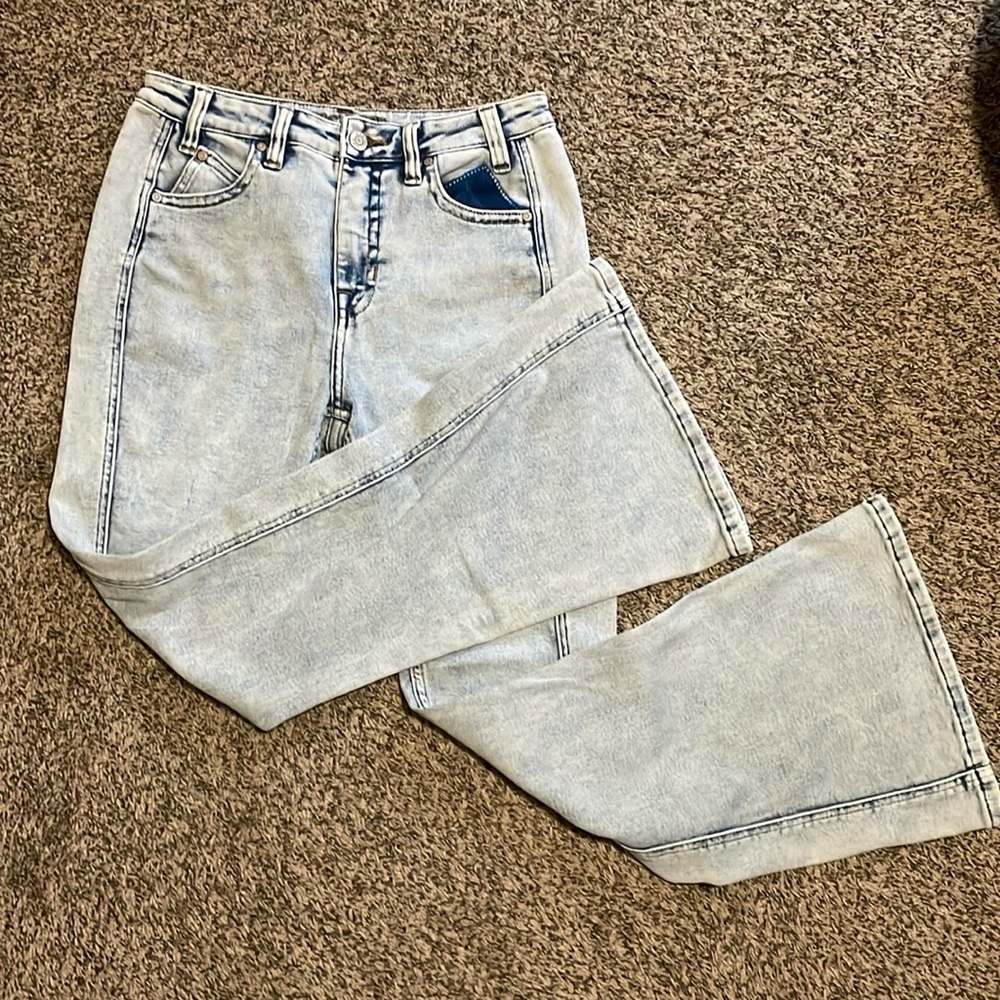 Rock and Roll flares work only a handful of times no tears or stains